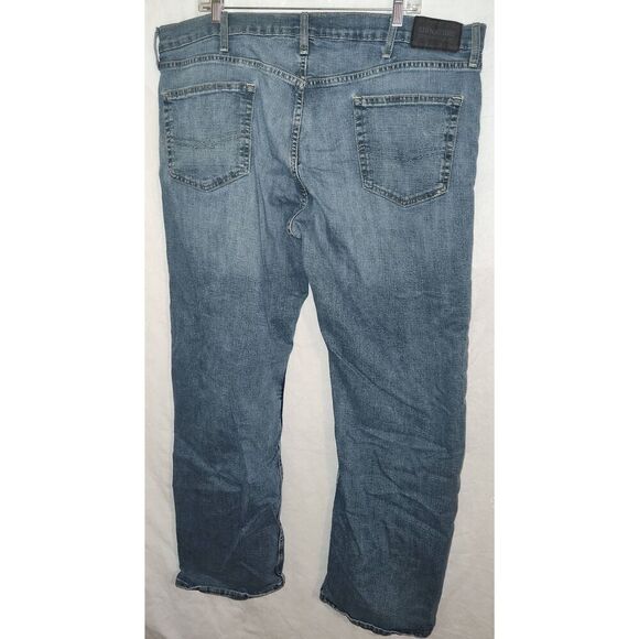 Levi's Signature Men's S61 Relaxed Jeans Size 40x32 PLEASE SEE MEASUREMENTS! - Picture 4 of 9